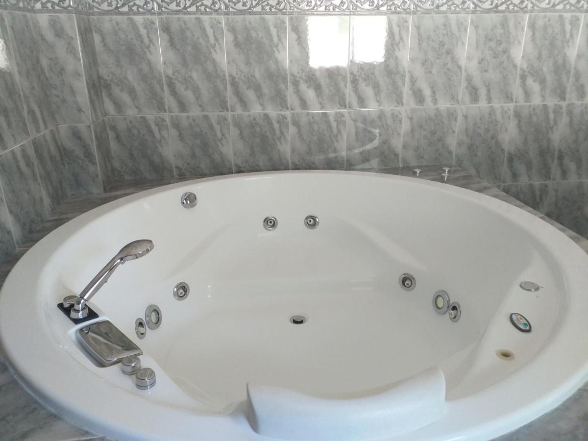 Enjoy Guest House Gmr ギマランイス エクステリア 写真